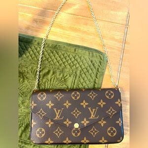 Louis Vuitton Félicie Pochette – Like New